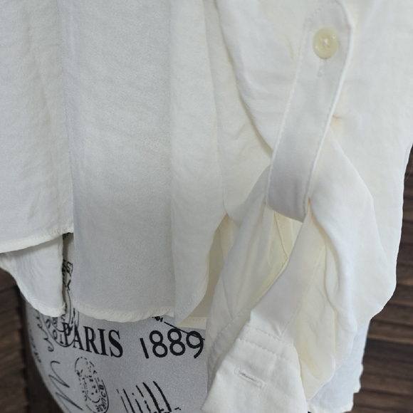 Elegant Cream Button-Down Shirt - Picture 4 of 4